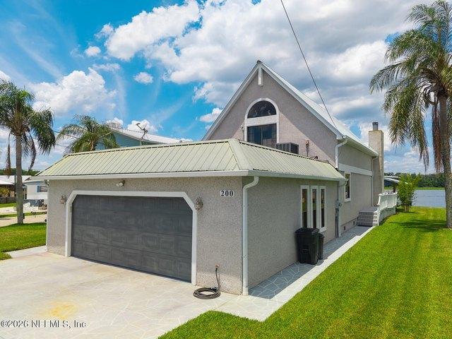 House for sale in Satsuma, Florida