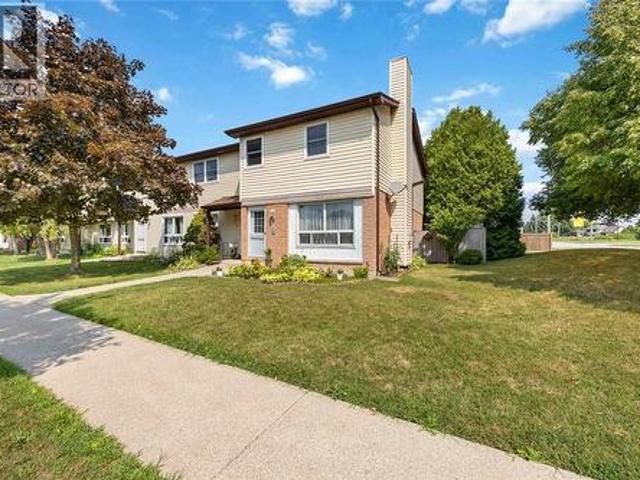 Townhouse for sale in St. Clair, Ontario
