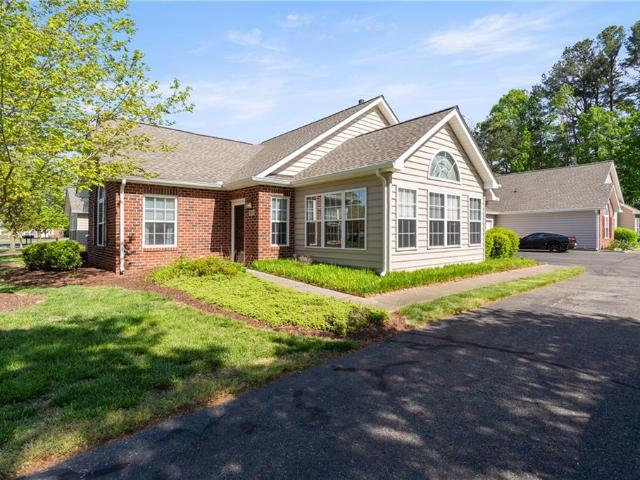 Condo for sale in Yorktown