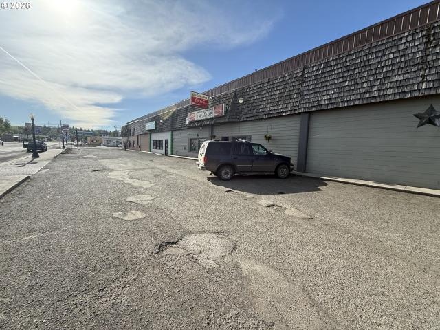 Commercial for sale in Oregonia