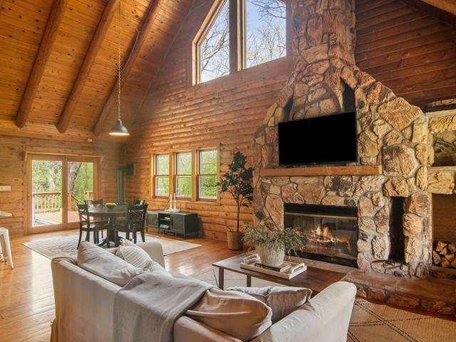 House for sale in Mchenry, Illinois