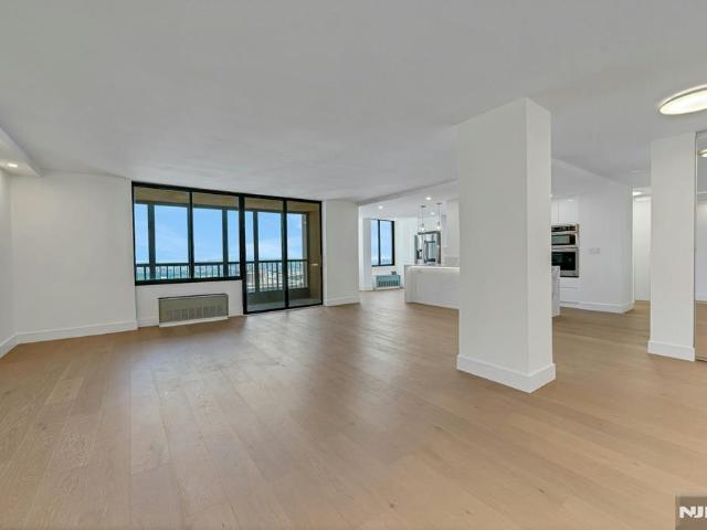 Condo for sale in Cliffside Park, New Jersey