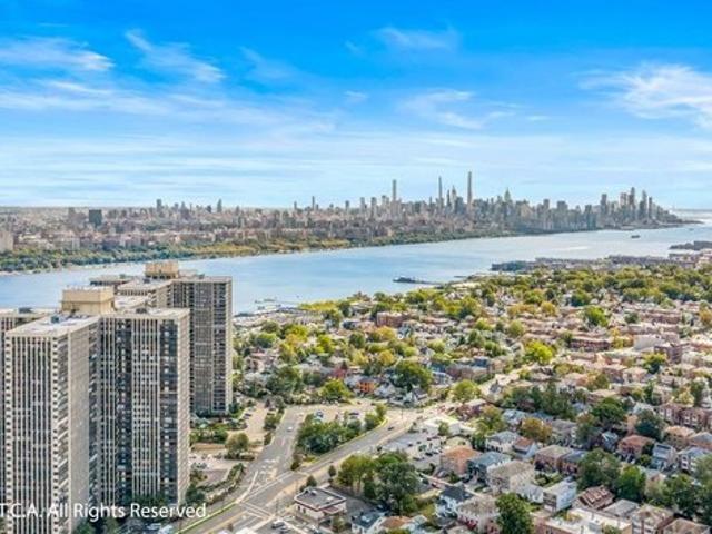 Condo for sale in Cliffside Park, New Jersey