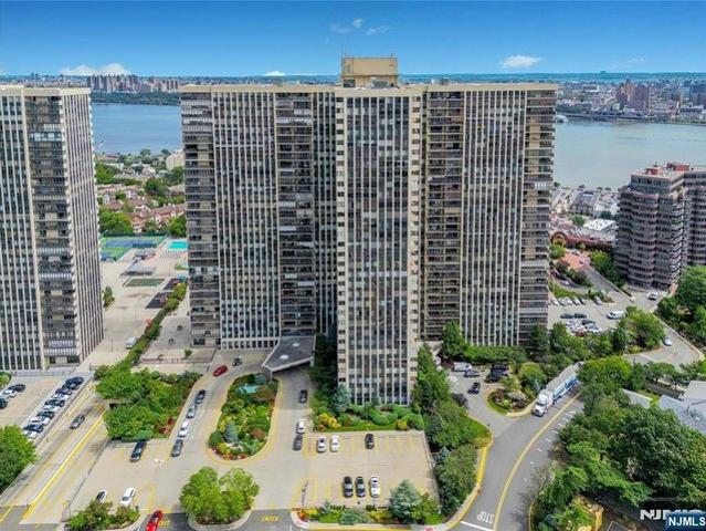 Condo for sale in Cliffside Park, New Jersey