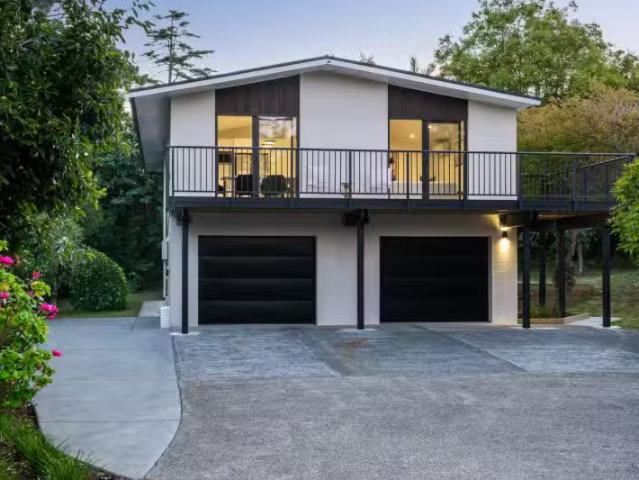 House for sale in Paremoremo, Oroua County