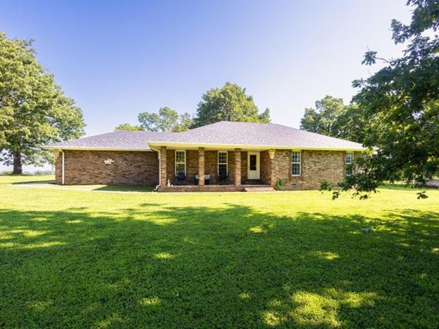 House for sale in Stone, Missouri