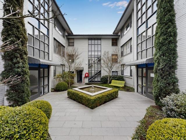 Apartment for rent in Jolimont, Melbourne