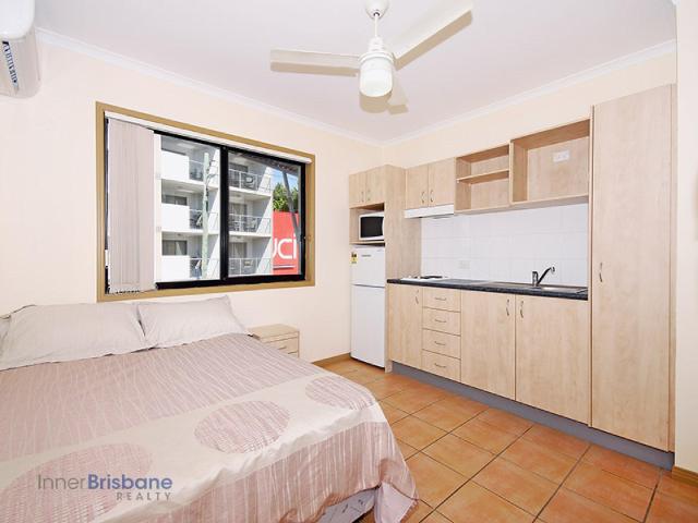 Apartment for rent in Toombul, Queensland