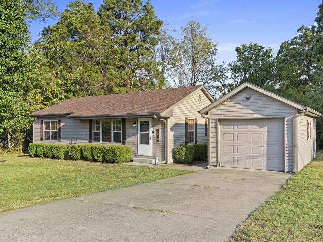 House for sale in Forsyth, Taney County