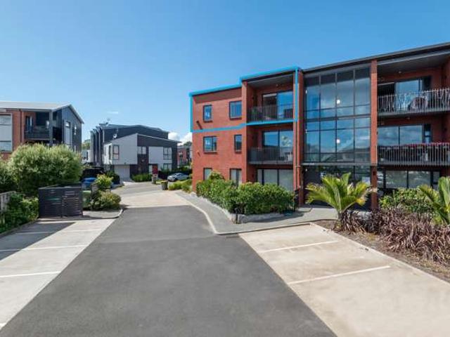 Apartment for sale in Wairau Valley
