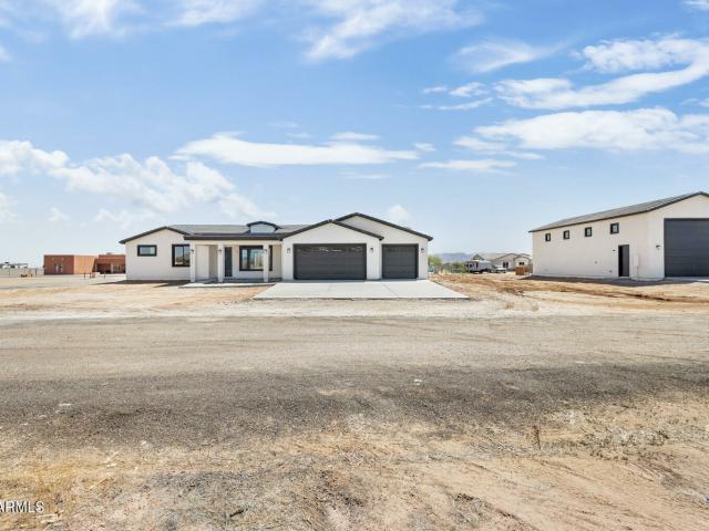 House for sale in Wittmann House for sale in Wittmann