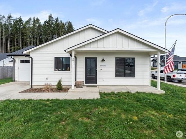 House for sale in Winlock, Washington