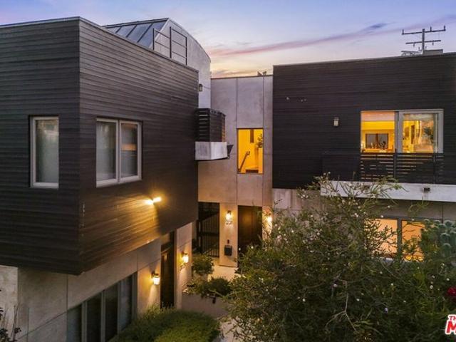 Townhouse for sale in Santa Monica, California
