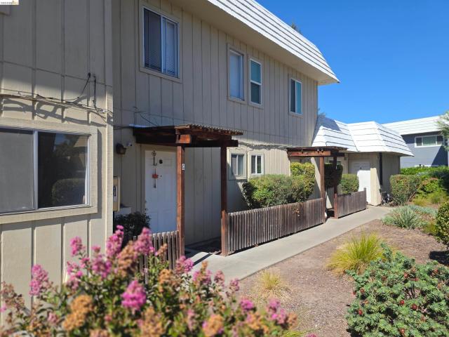 House for sale in Four Corners, Concord