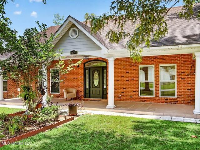 House for sale in Gautier, Mississippi