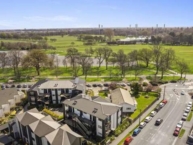 Apartment for sale in Canterbury