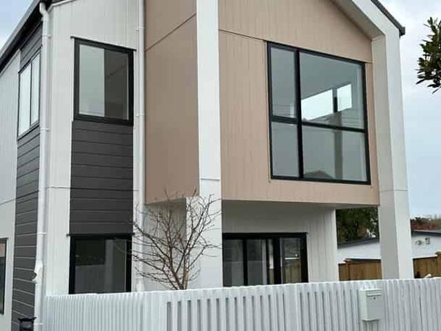 House for rent in Oratia, Oroua County