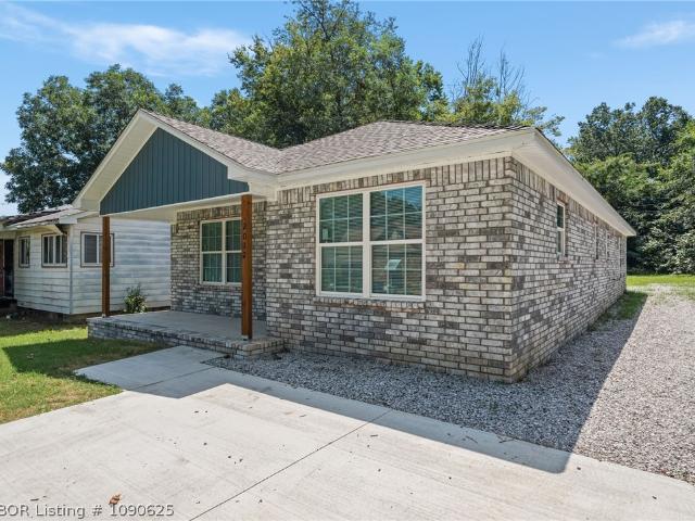 House for sale in Ark