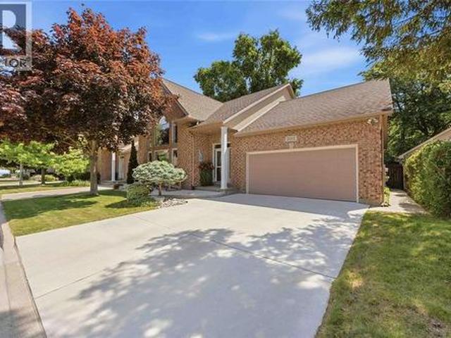 House for sale in Brights Grove, Ontario