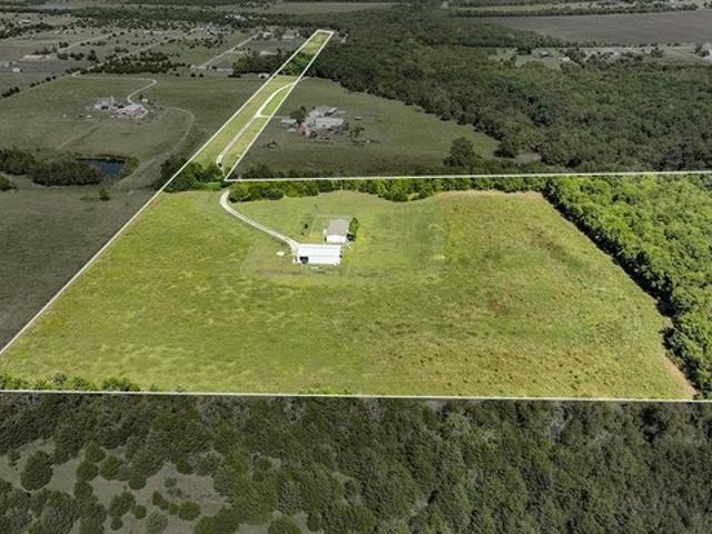 House for sale in Farmersville, Collin County