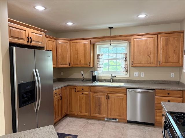 House for sale in Oneida, New York