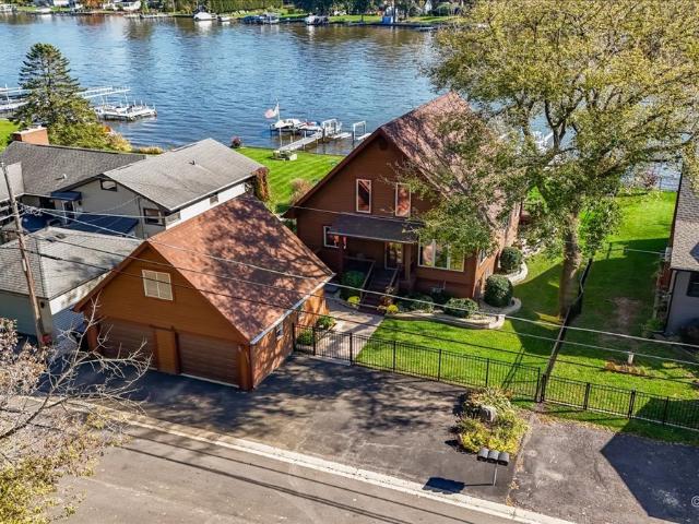 House for sale in Johnsburg, McHenry County