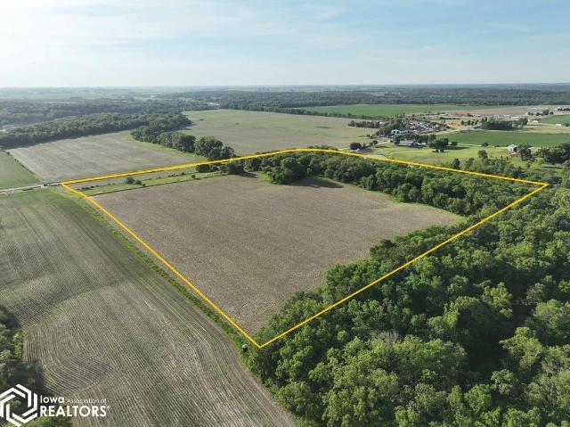 Farm for sale in Cedar, Iowa