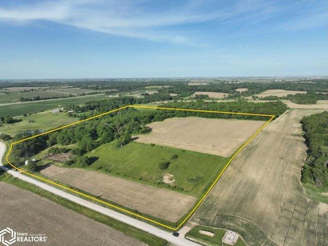 Farm for sale in Cedar, Iowa