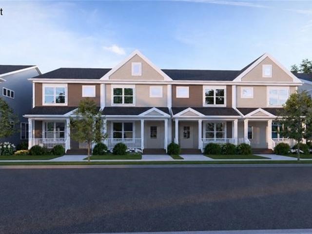 Townhouse for sale in Lakewood, Ohio