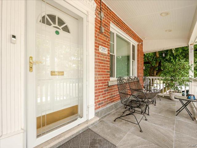 House for sale in The Bronx, Arverne
