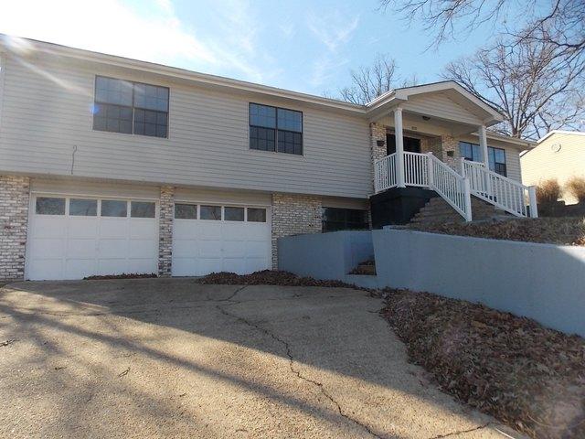 House for sale in Poplar Bluff, Butler County
