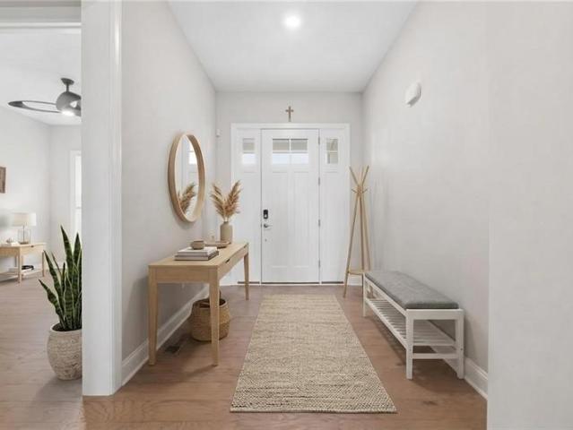 House for sale in Wall Rose, Economy