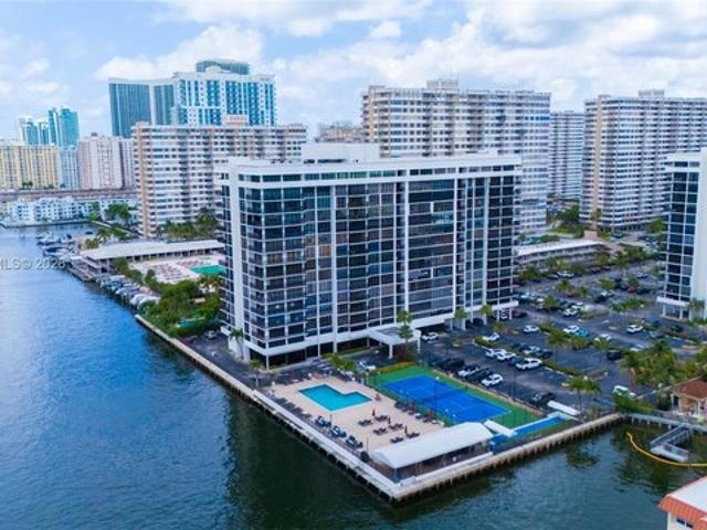 Condo for sale in Hallandale, Florida