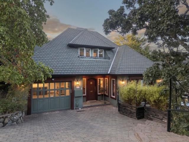 House for sale in Victoria, British Columbia