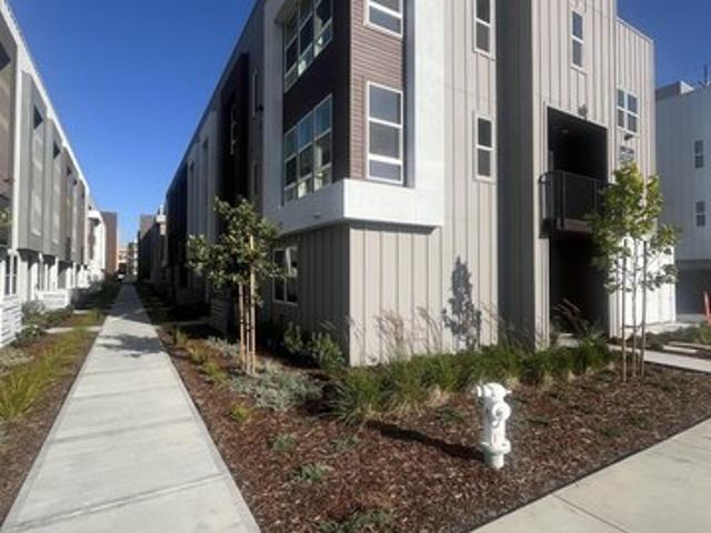 Townhouse for sale in Alameda, California