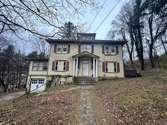 House for sale in Bluefield, West Virginia