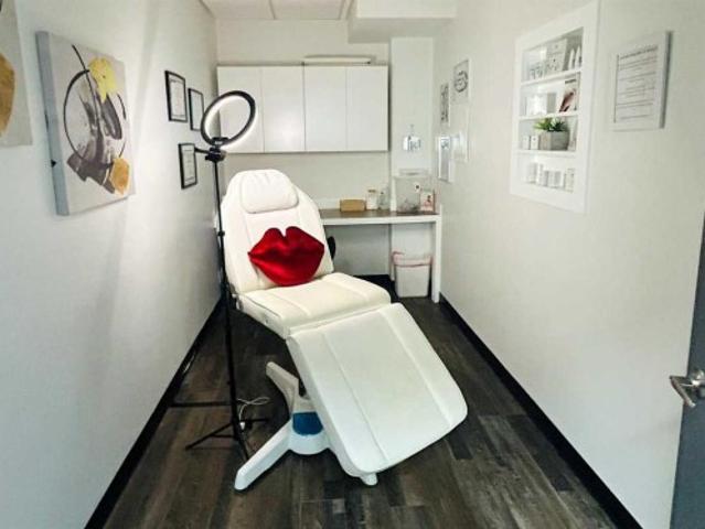 Commercial for sale in 17th Ave Retail & Entertainment District, Calgary