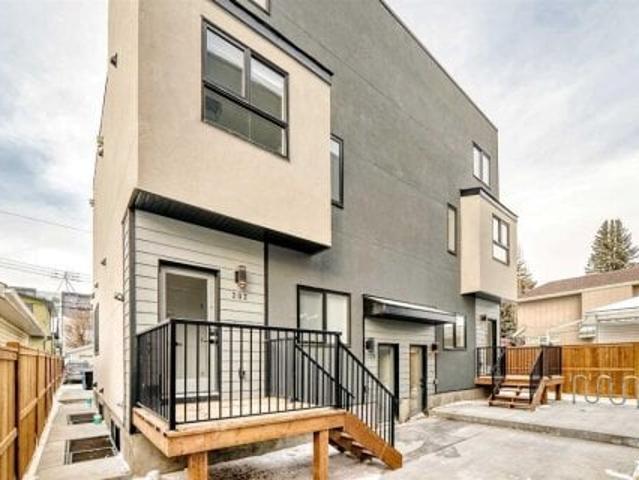 Townhouse for sale in Northwest, Alberta