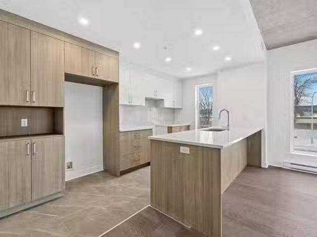 Condo for sale in Pointe-claire, Quebec