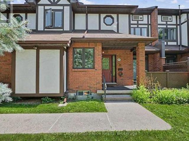 Townhouse for sale in Cobourg, Ontario