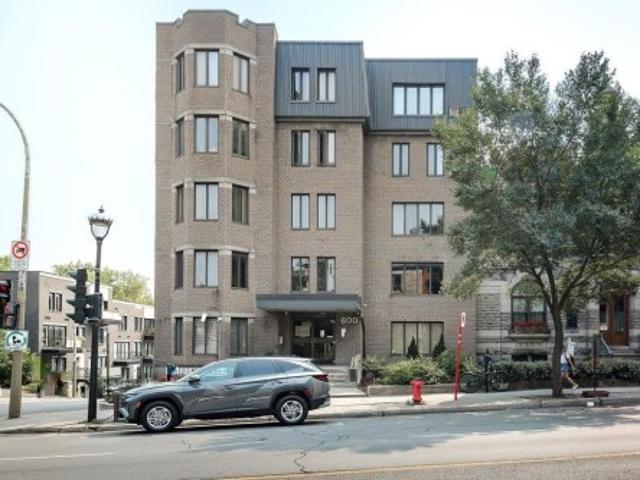 Commercial for rent in St. Leonard's, Quebec