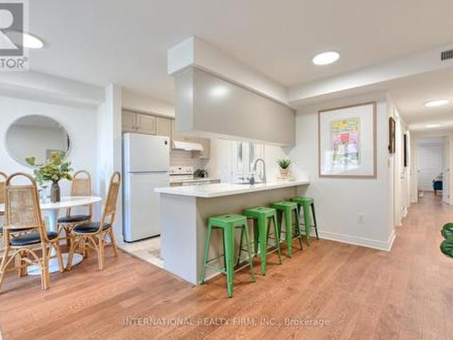 Townhouse for sale in Don Valley West, Toronto