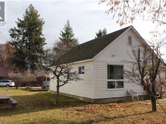 Duplex for sale in Nakusp, British Columbia