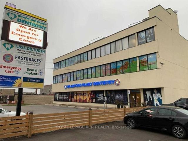 Commercial for rent in Bradford West Gwillimbury, Ontario