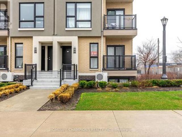 Townhouse for sale in Woburn, Ontario
