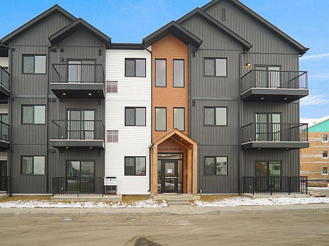 Condo for sale in Wedgewood, Alberta
