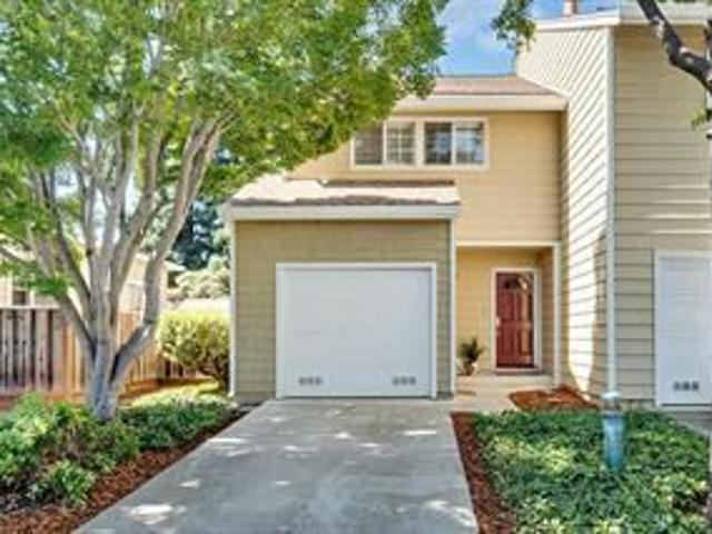 Townhouse for rent in Mountain View, California