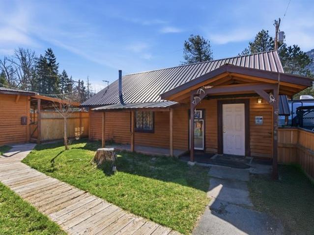 House for sale in Hungry Horse, Montana