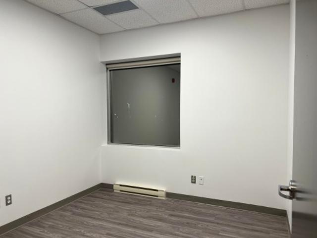 Commercial for rent in La Prairie, Montérégie