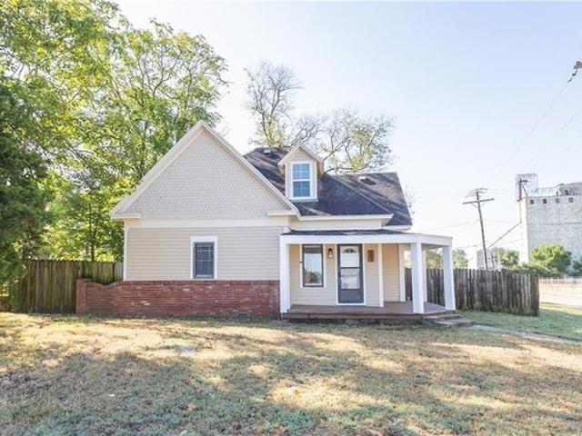 House for sale in Cherryvale, Montgomery County